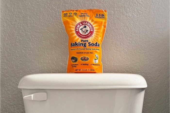Unclog Toilet With Baking Soda and Vinegar 2 unclog toilet with baking soda and vinegar 2